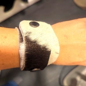 Cowhide wristwrap
